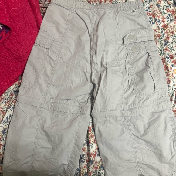 Levi’s convertible cargo pants. - Picture 3 of 4